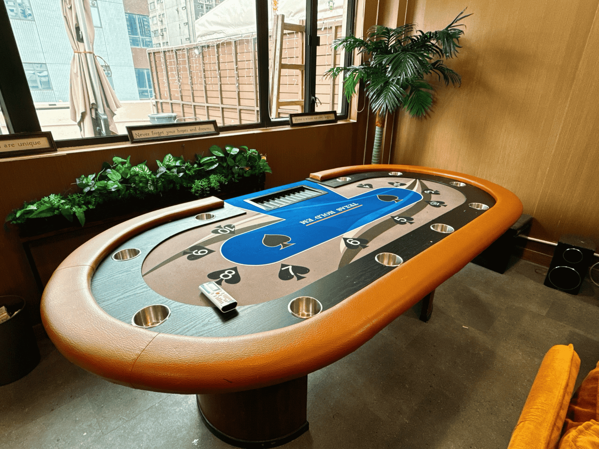 A4 新蒲崗partyroom - poker 台